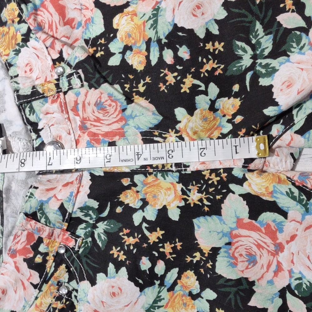 NWT Shylo Floral Denim Jeans - Picture 4 of 10
